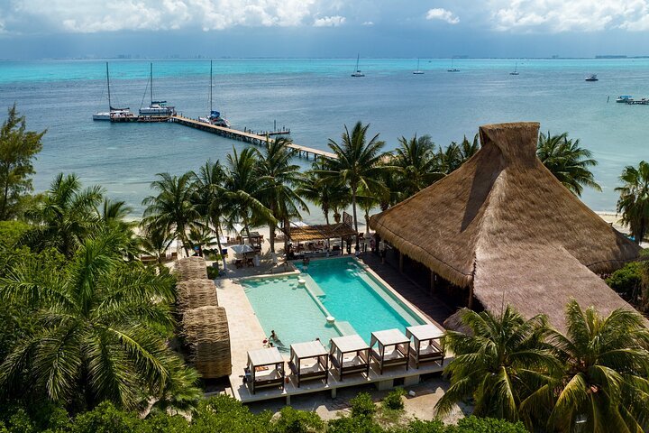 Isla Mujeres Catamarán